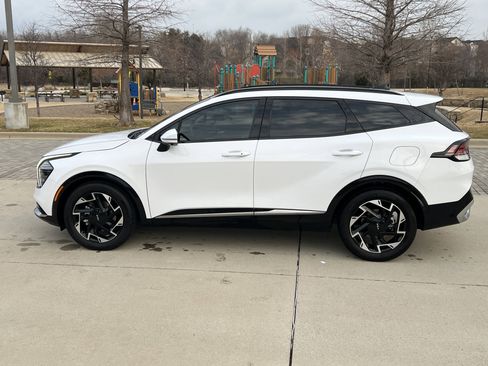Used 2024 Kia Sportage SX image 7