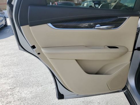 Used 2018 Cadillac XT5 AWD image 17