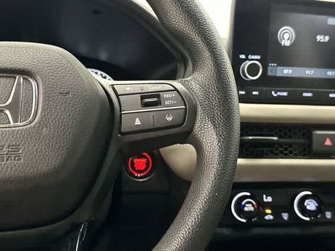 Certified 2023 Honda HR-V LX image 18