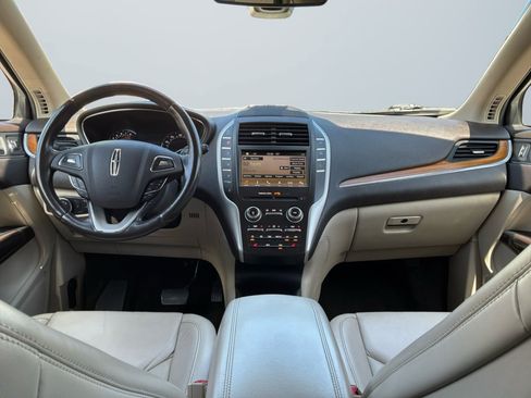 Used 2018 Lincoln MKC Select w/ Select Plus Package FWD image 9