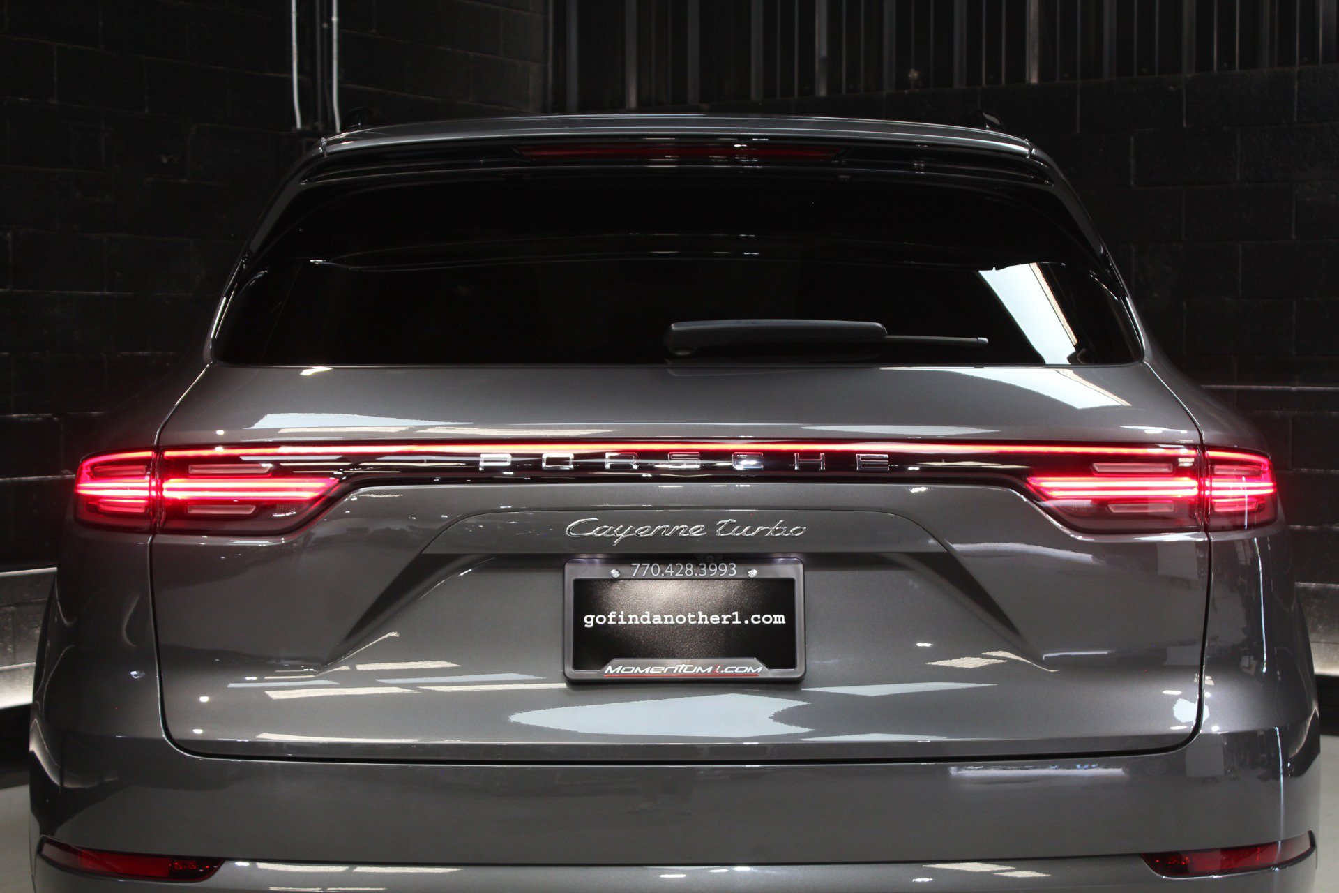 Used 2023 Porsche Cayenne Turbo AWD/4WD image 18