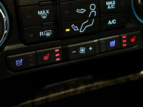 Used 2019 Ford F350 Lariat w/ Lariat Ultimate Package image 4