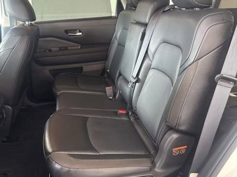 Used 2024 Nissan Pathfinder SL AWD/4WD image 24