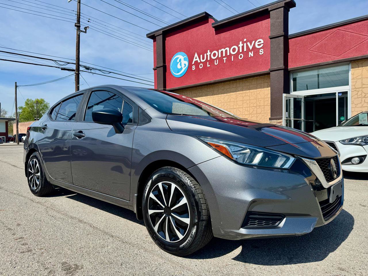 Used 2020 Nissan Versa S FWD image 1