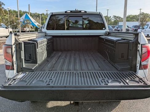 Used 2023 Nissan Titan PRO-4X AWD/4WD image 13
