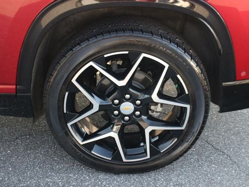 Used 2025 Chevrolet Traverse High Country AWD/4WD image 40
