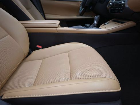 Used 2018 Lexus ES 350 w/ Premier Package FWD image 25