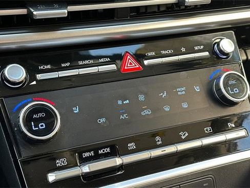 Certified 2025 Hyundai Santa Fe SEL image 22