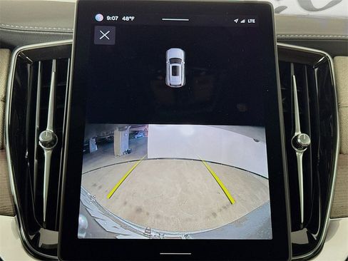 Certified 2025 Volvo XC90 B5 Core w/ Protection Package Premier image 14