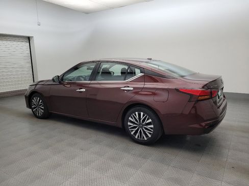 Used 2024 Nissan Altima 2.5 SV FWD image 3