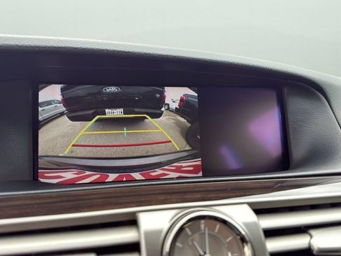 Used 2016 Lexus LS 460 w/ Comfort Package image 18