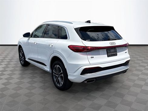 Certified 2025 Audi Q5 Premium w/ Convenience Package AWD/4WD image 5