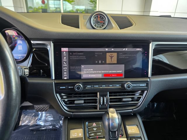 Used 2020 Porsche Macan AWD/4WD image 30