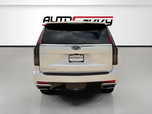Used 2023 Cadillac Escalade Premium Luxury w/ LPO, Radiant Package AWD/4WD image 6