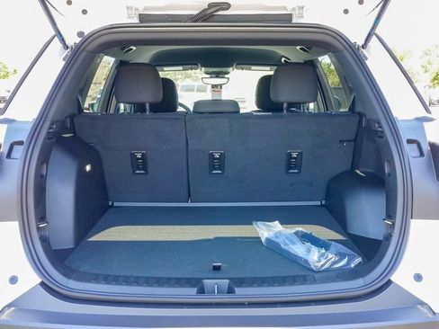 Used 2026 GMC Terrain Elevation w/ Technology Package II image 14