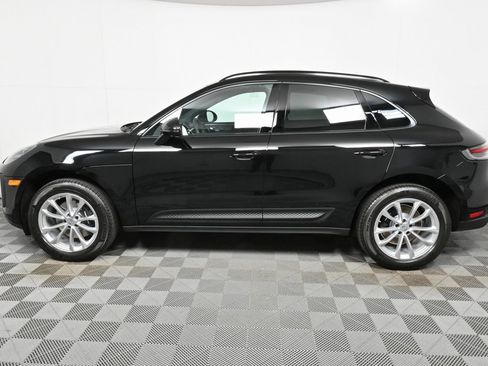 Certified 2025 Porsche Macan image 2