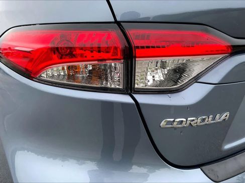 Used 2025 Toyota Corolla LE FWD image 28
