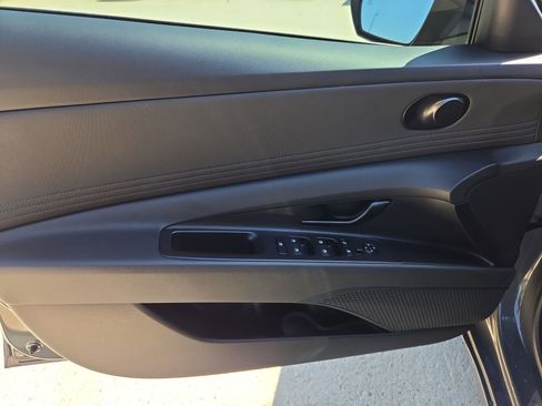 Used 2025 Hyundai Elantra Sport FWD image 14