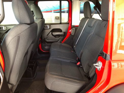 Used 2024 Jeep Wrangler Sport S image 12