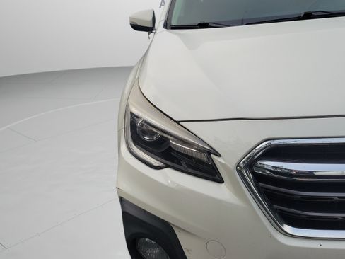 Used 2019 Subaru Outback 3.6R Touring w/ Popular Package #3A AWD/4WD image 12