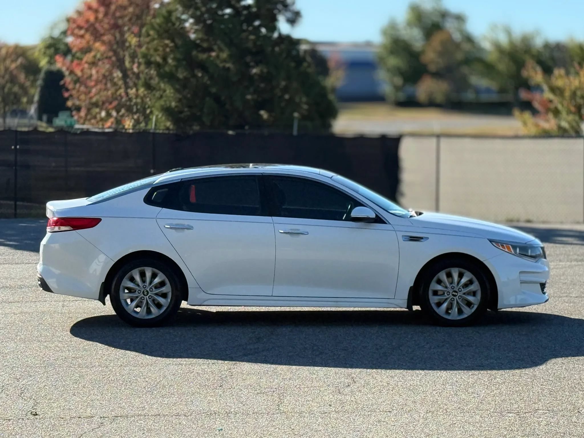 Used 2016 Kia Optima EX w/ Option Group 040 FWD image 7