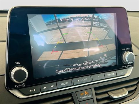 Used 2024 Nissan Altima 2.5 SR image 9