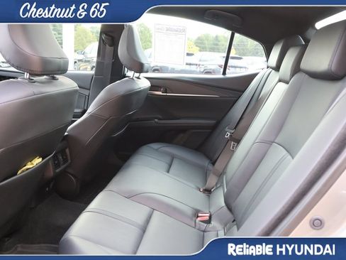 Used 2025 Toyota Camry XSE FWD image 17