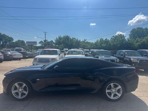 Used 2016 Chevrolet Camaro LT RWD image 8