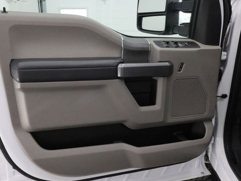 Used 2022 Ford F250 XLT w/ Black Appearance Package image 39