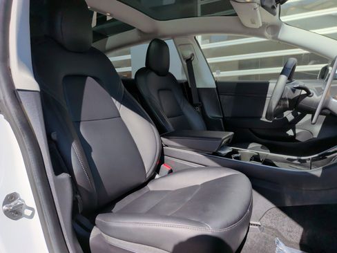 Used 2020 Tesla Model 3 Standard Range image 35