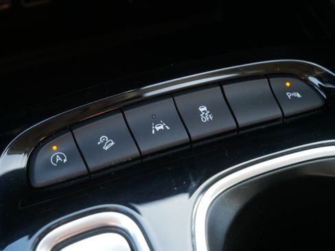 Used 2023 Buick Envision Essence AWD/4WD image 33