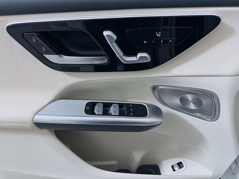 Certified 2025 Mercedes-Benz GLC 300 4MATIC image 18