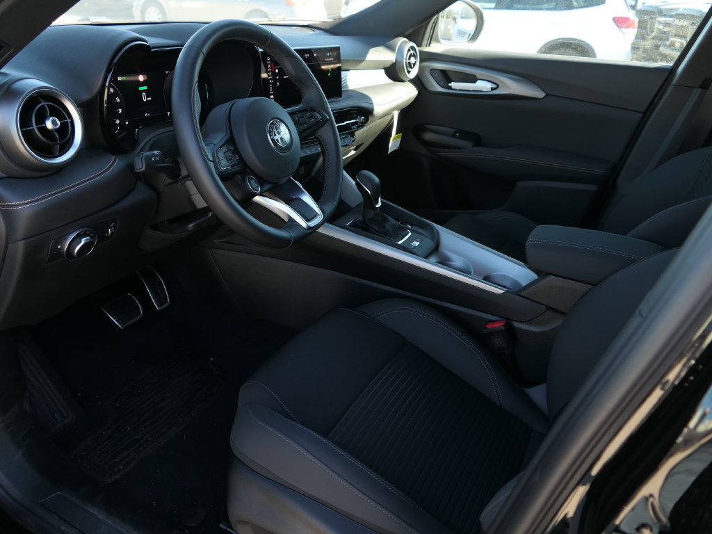 Used 2025 Alfa Romeo Tonale AWD/4WD image 7
