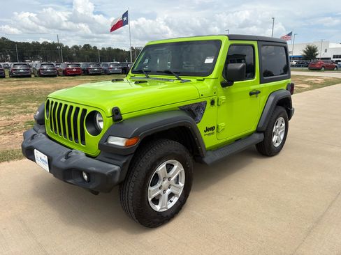 Used 2021 Jeep Wrangler Sport AWD/4WD image 4