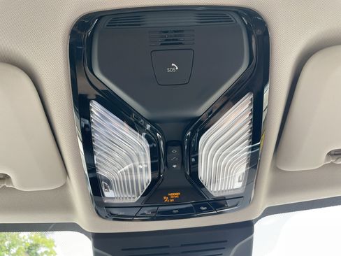 Used 2023 BMW X7 xDrive40i w/ Parking Assistance Package image 69