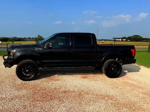 Used 2019 Ford F150 XLT w/ Equipment Group 302A Luxury AWD/4WD image 4