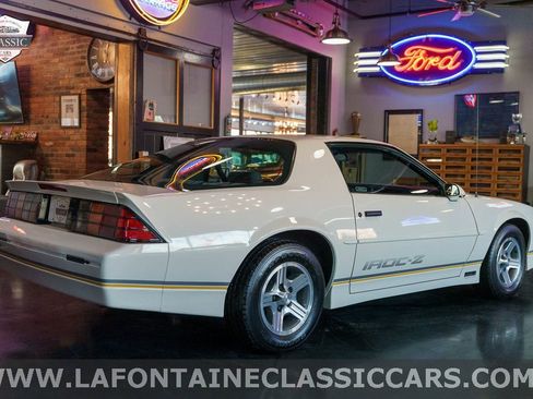 Used 1990 Chevrolet Camaro IROC-Z image 43
