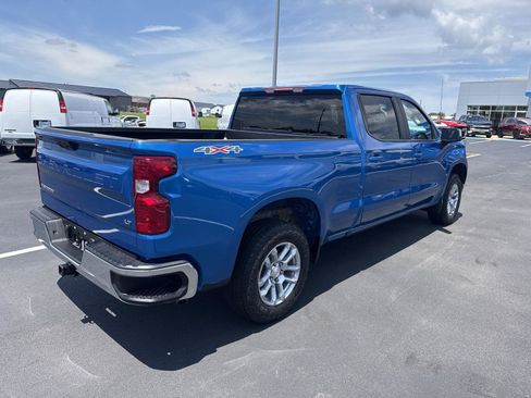 Used 2022 Chevrolet Silverado 1500 LT AWD/4WD image 4