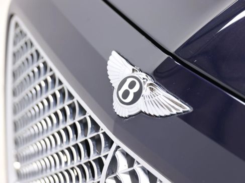 Used 2017 Bentley Bentayga AWD/4WD image 7