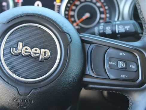 Used 2022 Jeep Wrangler Unlimited Sport AWD/4WD image 18