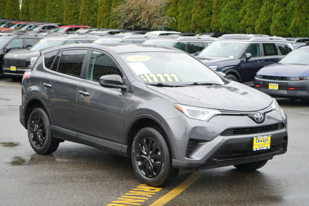 Used 2018 Toyota RAV4 LE w/ All Weather Liner Package FWD image 3