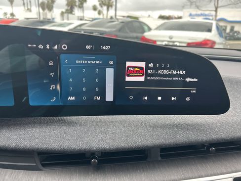 Used 2024 Lucid Air Pure image 32