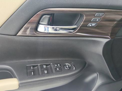 Used 2016 Honda Accord Touring image 21