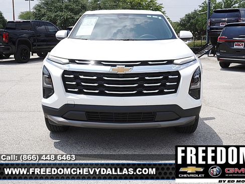 Used 2026 Chevrolet Equinox LT FWD image 2