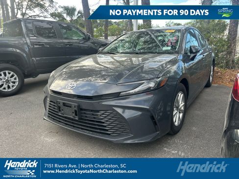 Used 2025 Toyota Camry LE image 1
