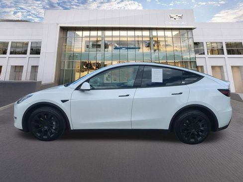 Used 2022 Tesla Model Y Long Range AWD/4WD image 8