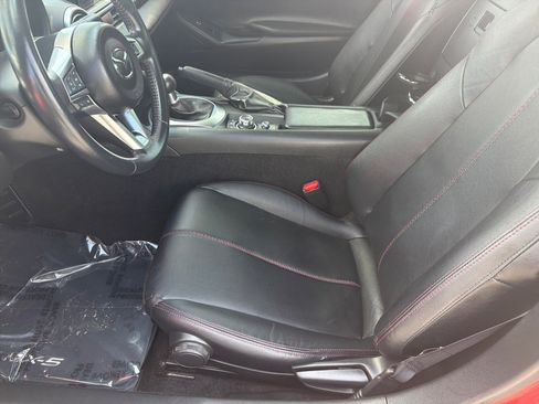 Used 2018 MAZDA MX-5 Miata RF Grand Touring RWD image 11
