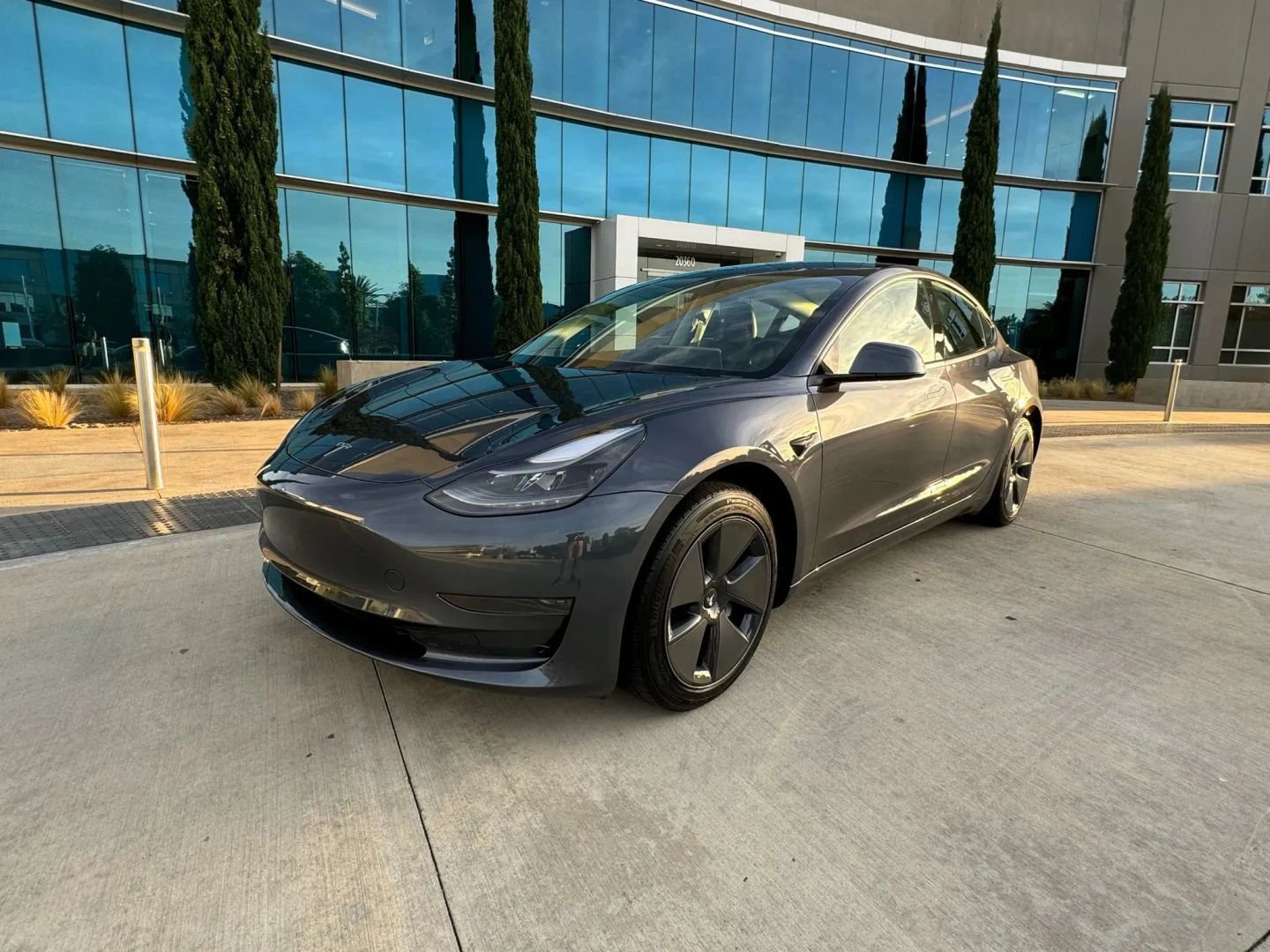 Used 2021 Tesla Model 3 Standard Range Plus RWD image 2