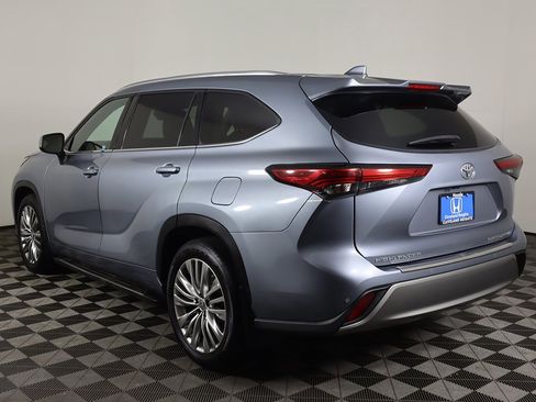 Used 2022 Toyota Highlander Platinum image 13
