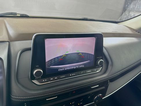 Used 2021 Nissan Rogue S image 21